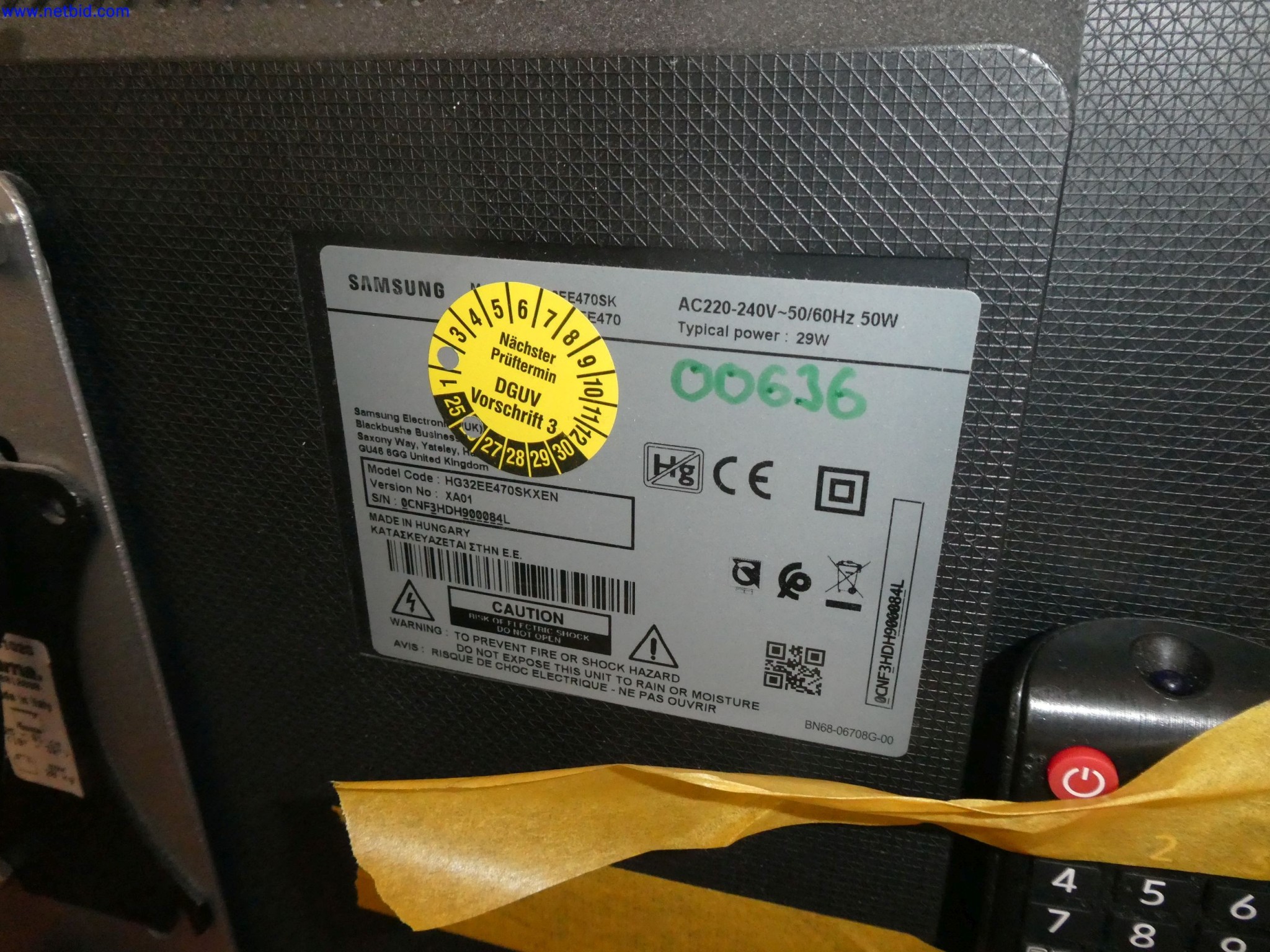 Medyczne urządzenia techniczne, wyposażenie i meble szpitalne-1