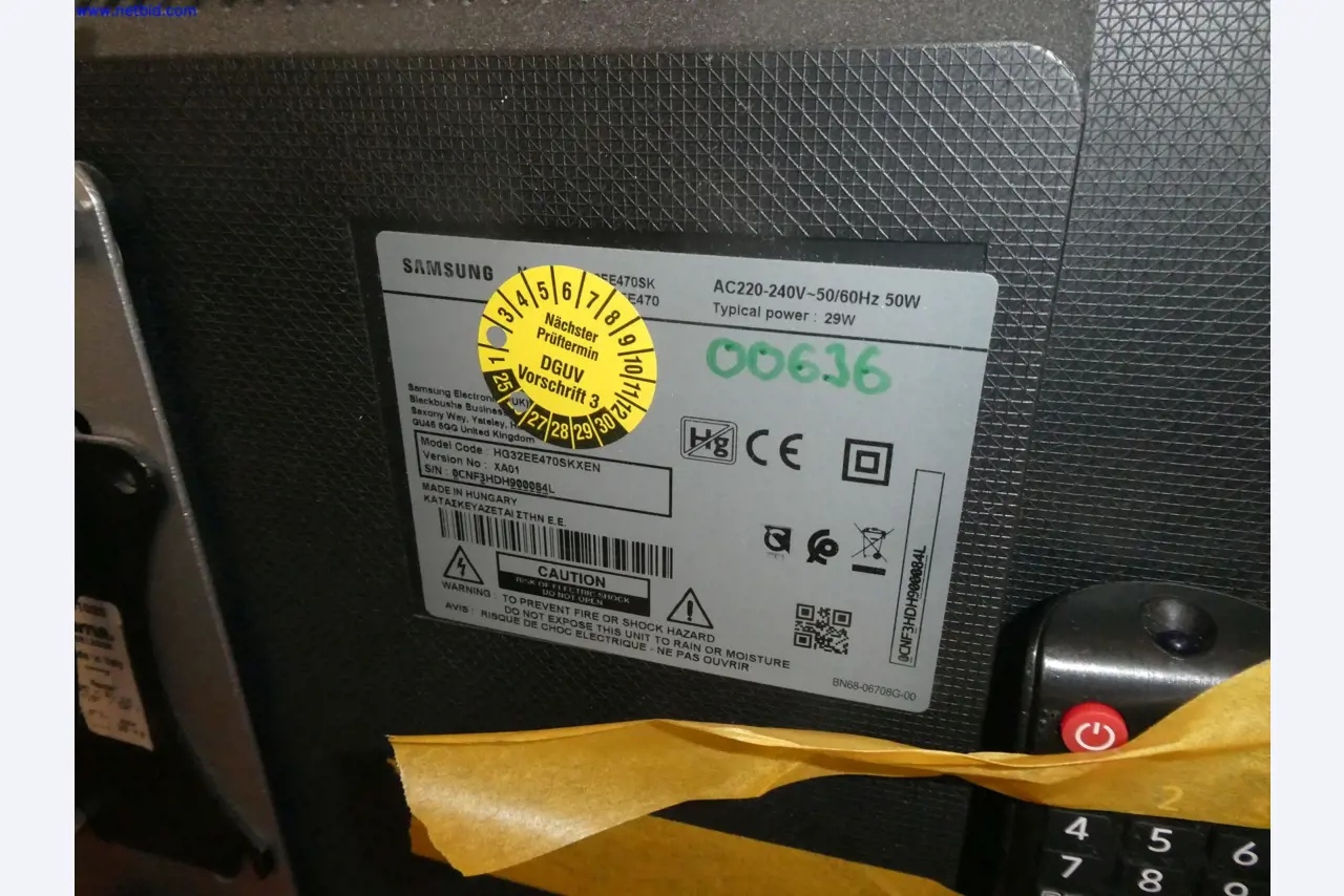 Medyczne urządzenia techniczne, wyposażenie i meble szpitalne-1