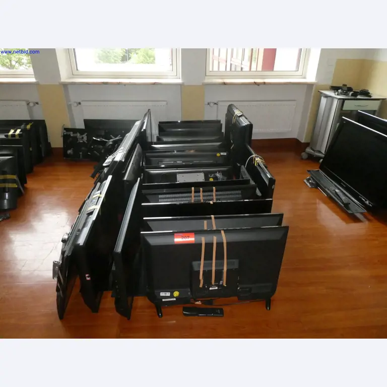 Medyczne urządzenia techniczne, wyposażenie i meble szpitalne-2