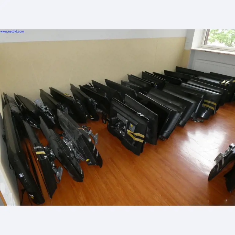 Medyczne urządzenia techniczne, wyposażenie i meble szpitalne-3