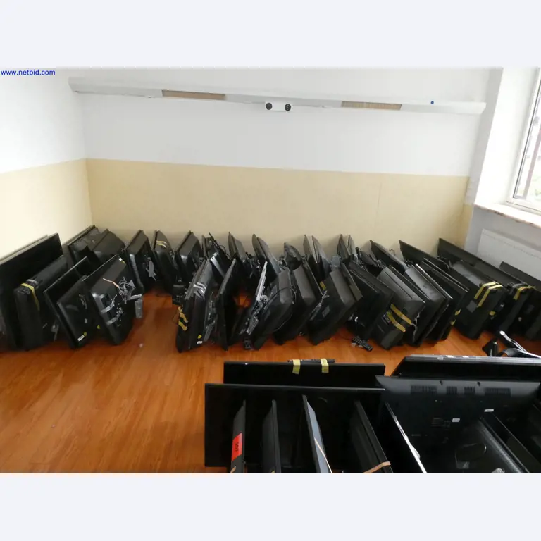 Medyczne urządzenia techniczne, wyposażenie i meble szpitalne-8