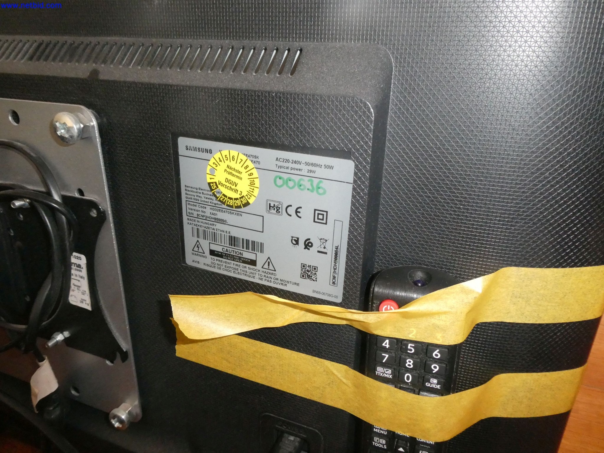 Medyczne urządzenia techniczne, wyposażenie i meble szpitalne-9