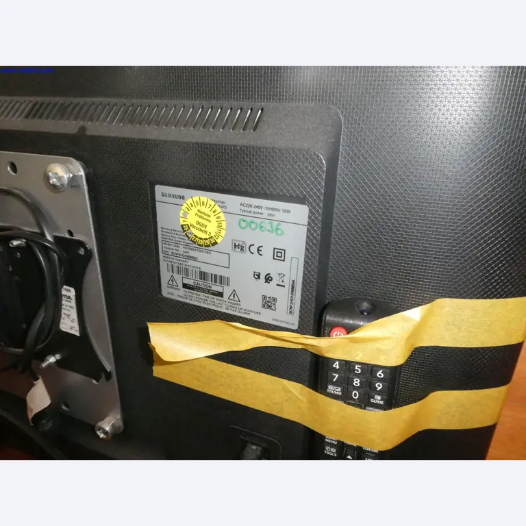 Medyczne urządzenia techniczne, wyposażenie i meble szpitalne-9