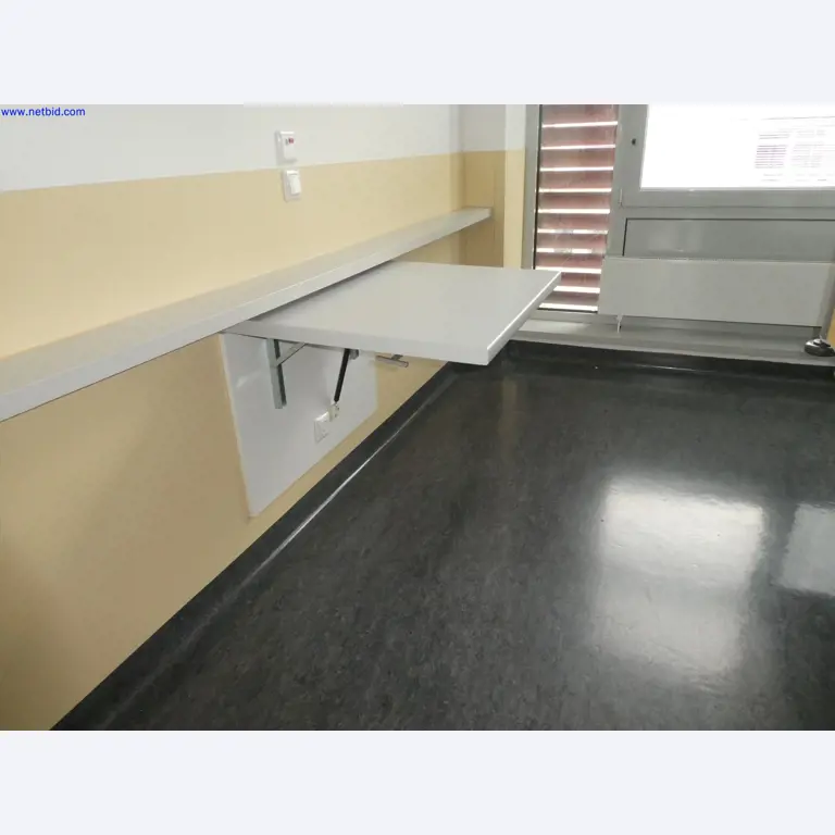 Medyczne urządzenia techniczne, wyposażenie i meble szpitalne-2