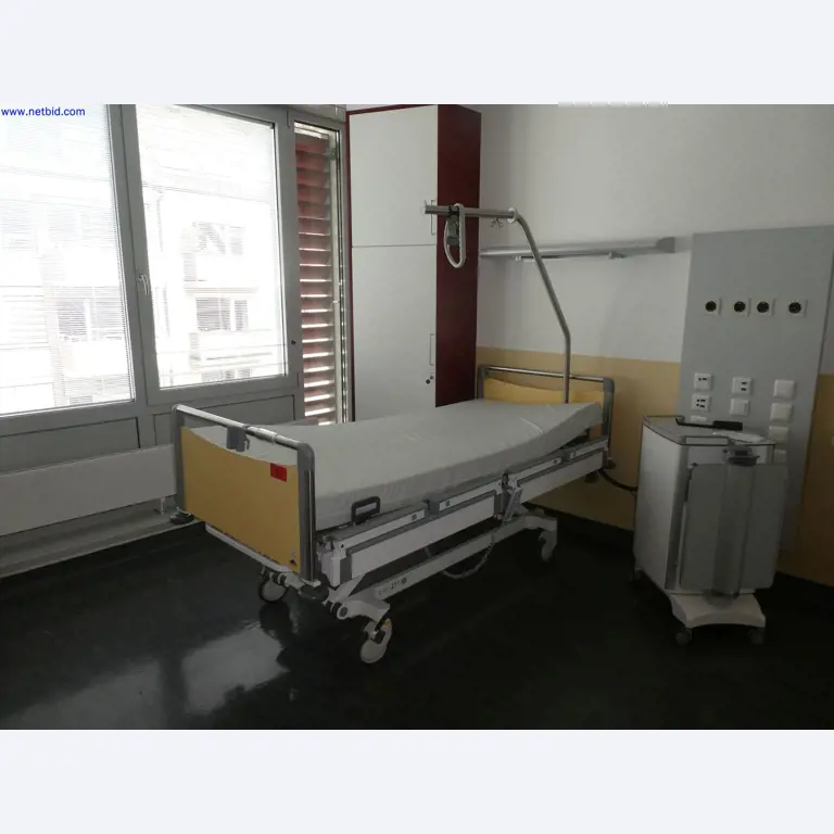 Medyczne urządzenia techniczne, wyposażenie i meble szpitalne-5