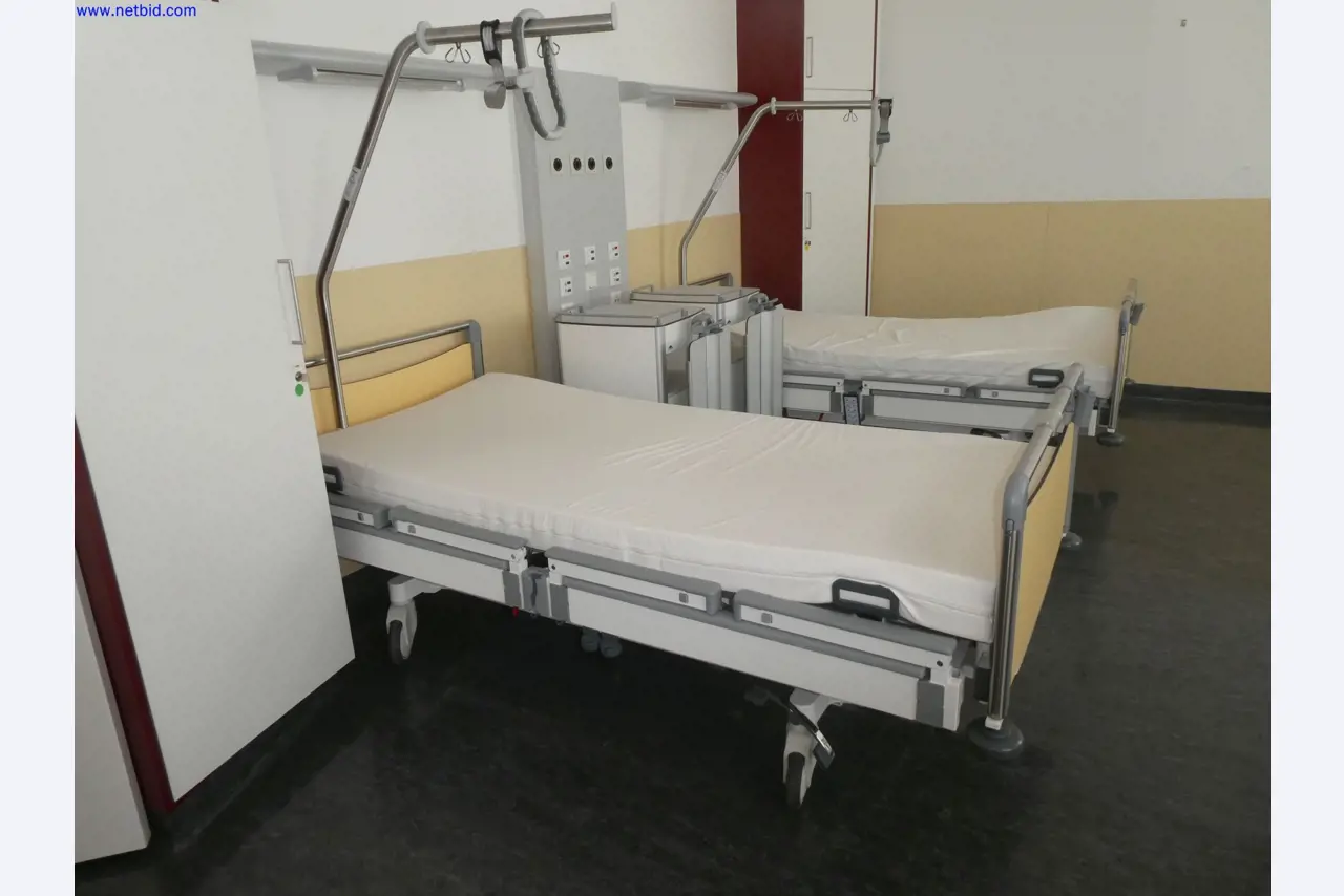 Medyczne urządzenia techniczne, wyposażenie i meble szpitalne-6