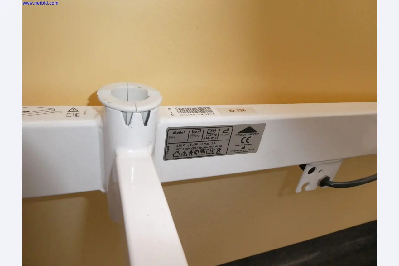 Medyczne urządzenia techniczne, wyposażenie i meble szpitalne-7