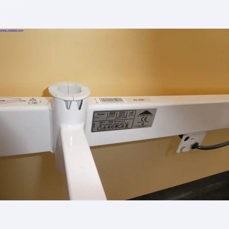 Medyczne urządzenia techniczne, wyposażenie i meble szpitalne-7