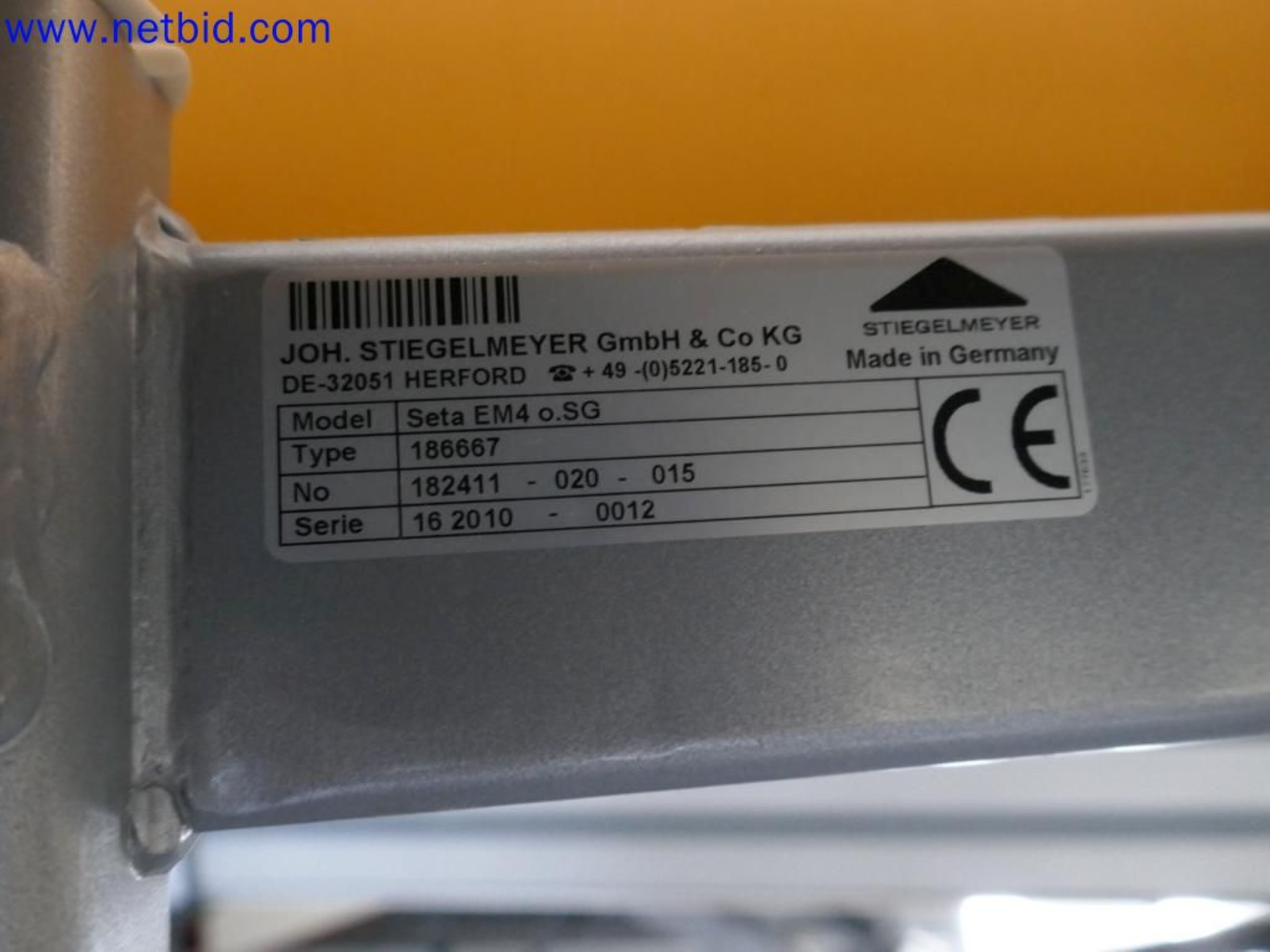 Medyczne urządzenia techniczne, wyposażenie i meble szpitalne-5