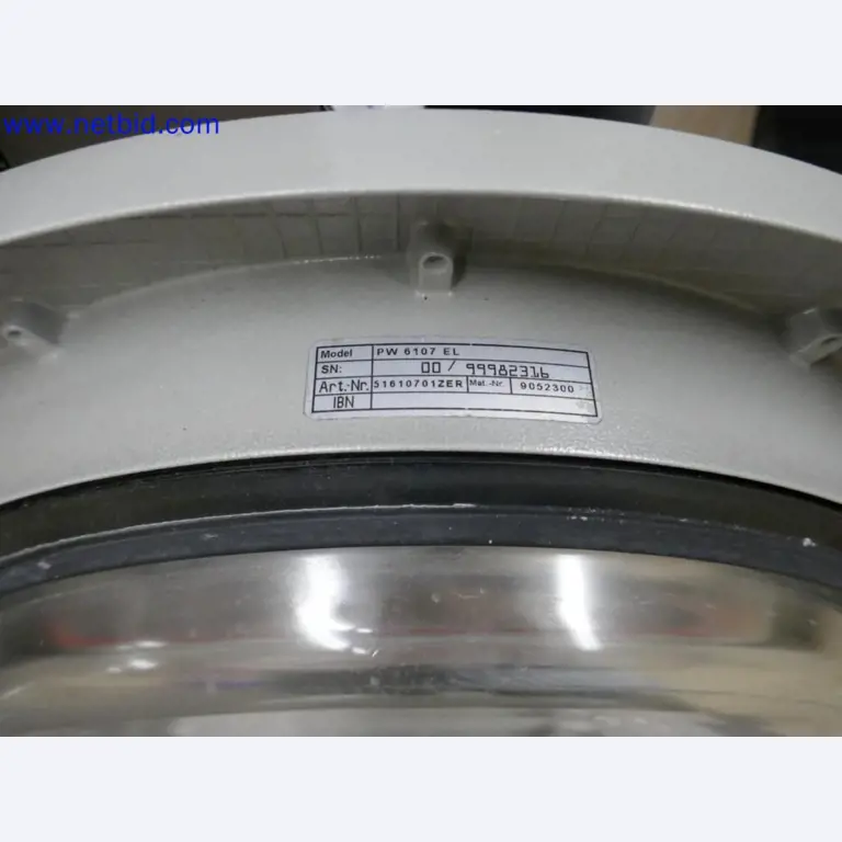 Medyczne urządzenia techniczne, wyposażenie i meble szpitalne-2