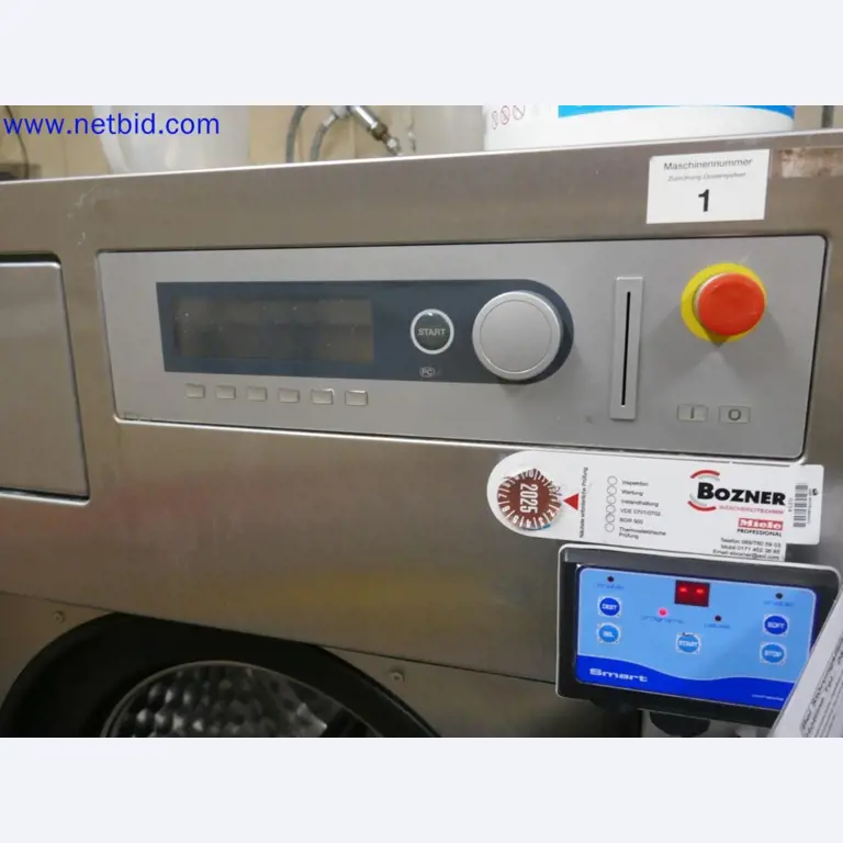 Medyczne urządzenia techniczne, wyposażenie i meble szpitalne-3