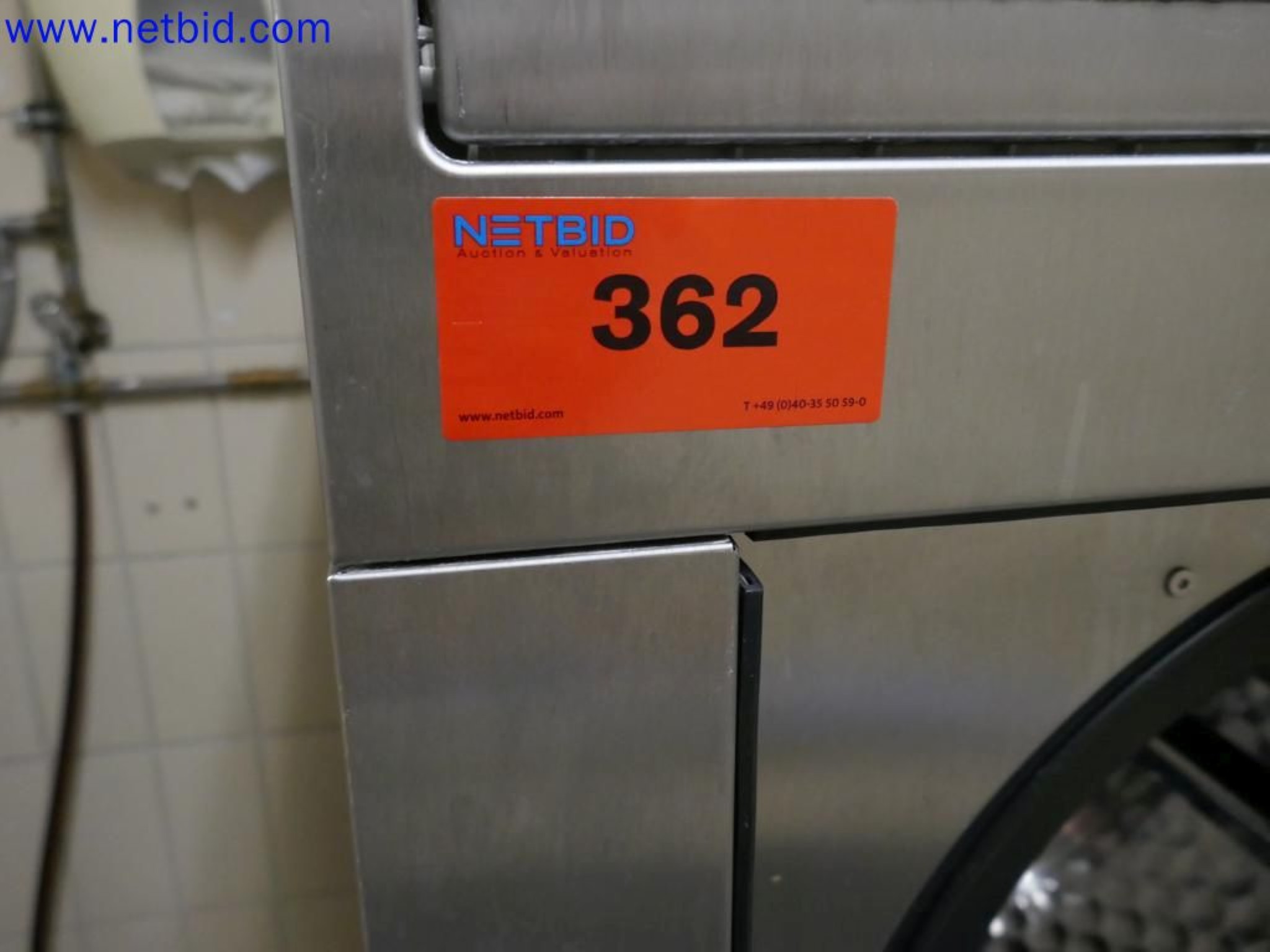 Medyczne urządzenia techniczne, wyposażenie i meble szpitalne-4