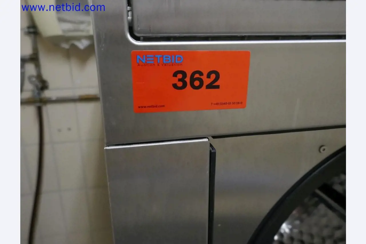 Medyczne urządzenia techniczne, wyposażenie i meble szpitalne-4