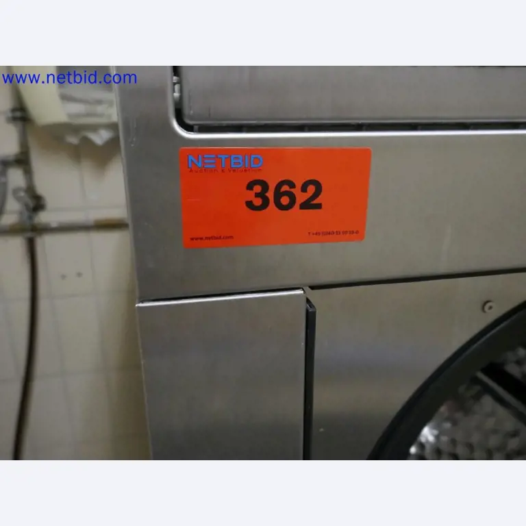 Medyczne urządzenia techniczne, wyposażenie i meble szpitalne-4