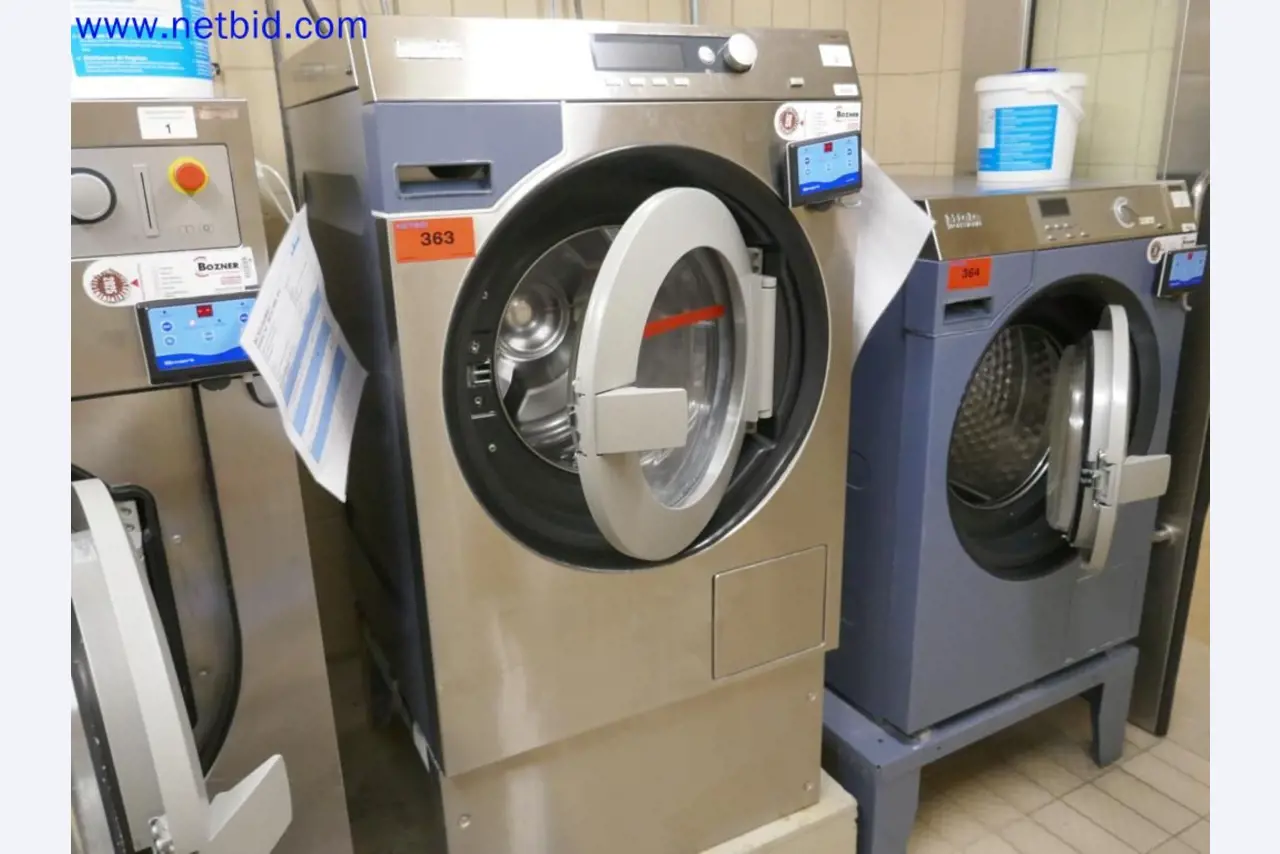 Medyczne urządzenia techniczne, wyposażenie i meble szpitalne-1