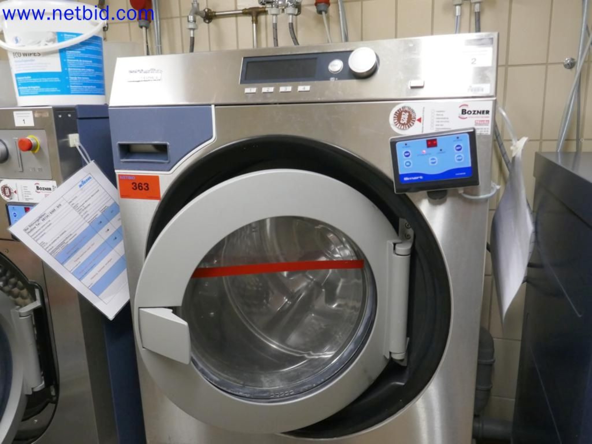 Medyczne urządzenia techniczne, wyposażenie i meble szpitalne-2