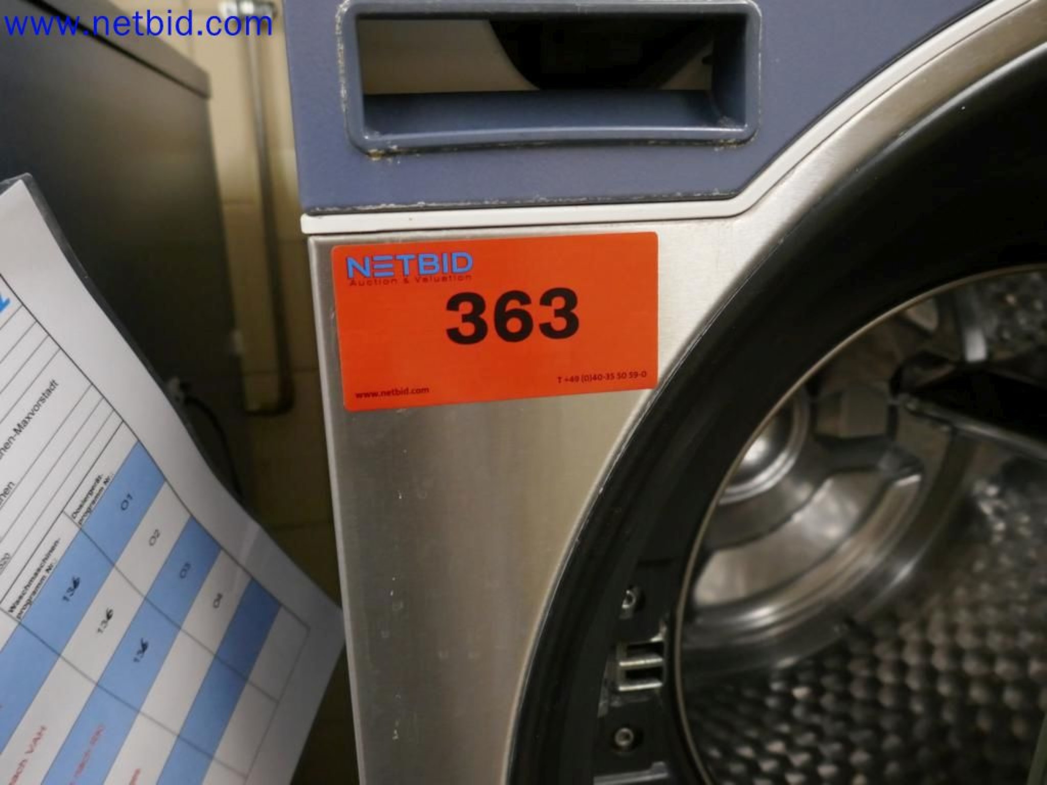 Medyczne urządzenia techniczne, wyposażenie i meble szpitalne-3