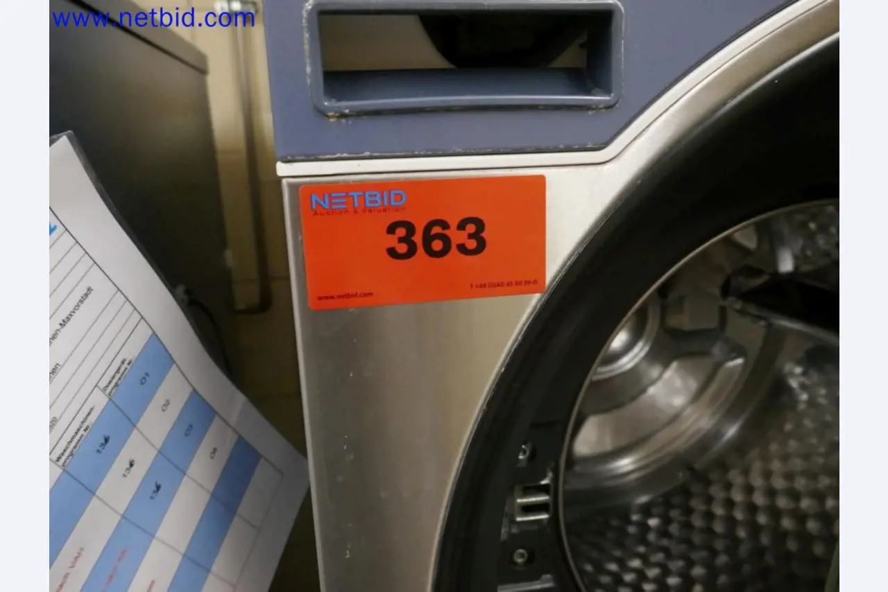 Medyczne urządzenia techniczne, wyposażenie i meble szpitalne-3