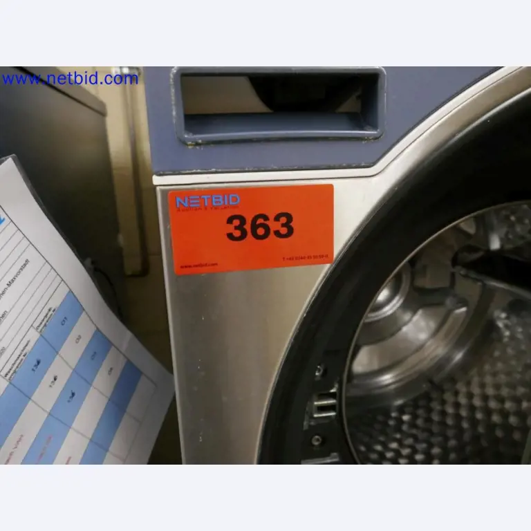 Medyczne urządzenia techniczne, wyposażenie i meble szpitalne-3