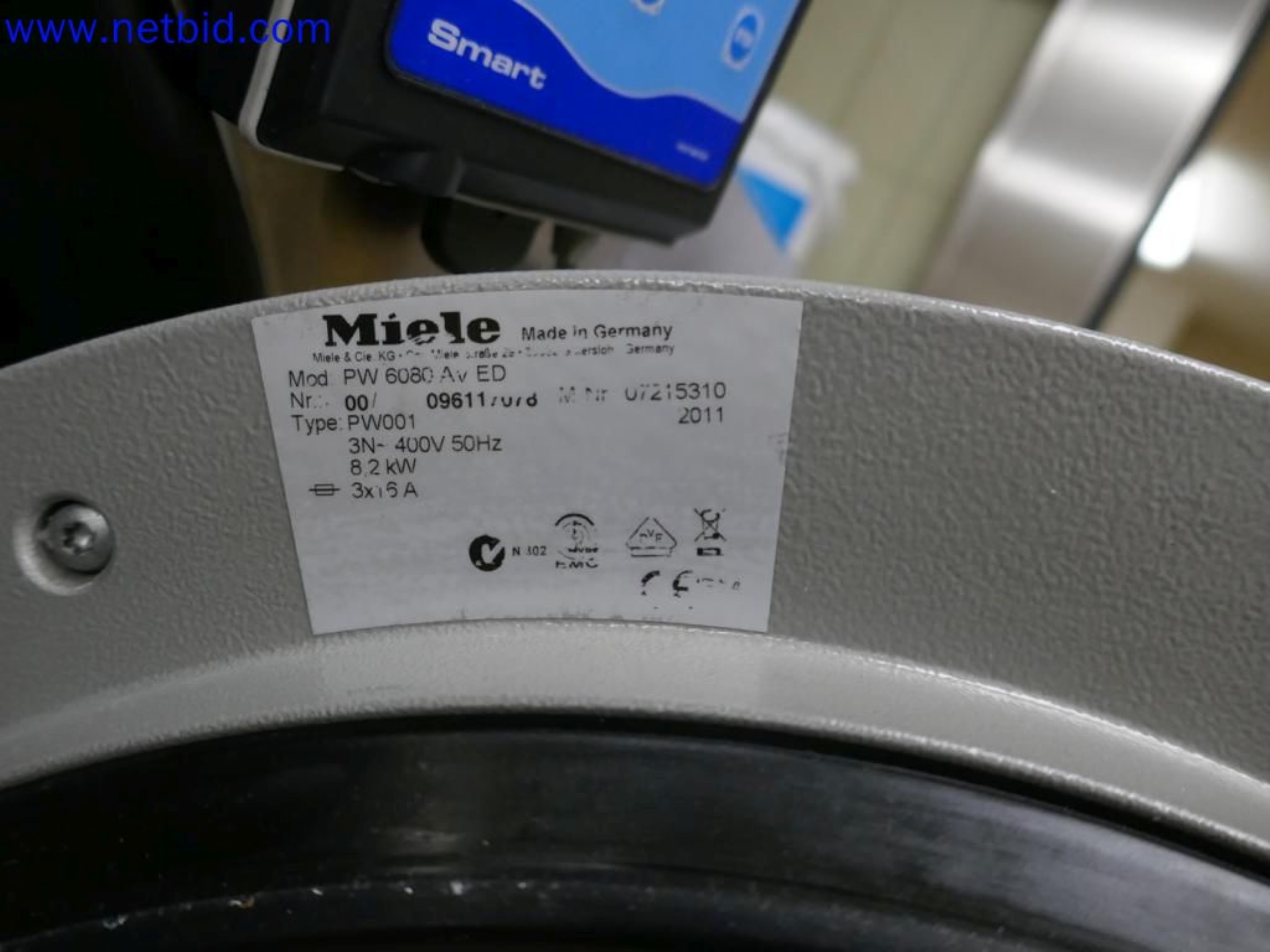 Medyczne urządzenia techniczne, wyposażenie i meble szpitalne-4