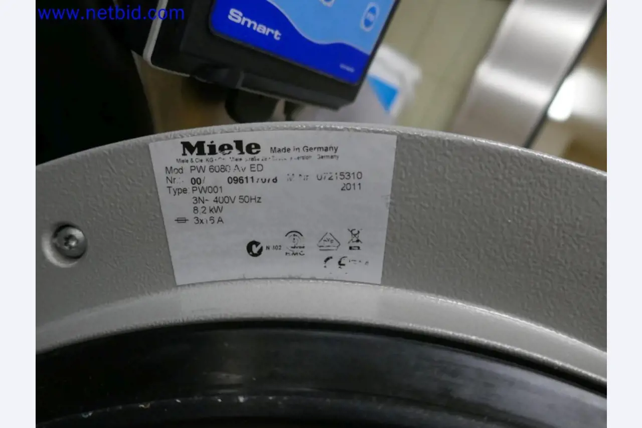 Medyczne urządzenia techniczne, wyposażenie i meble szpitalne-4