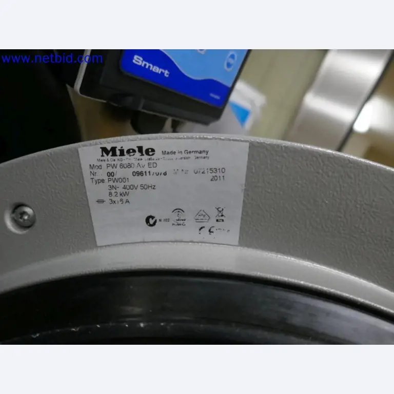 Medyczne urządzenia techniczne, wyposażenie i meble szpitalne-4