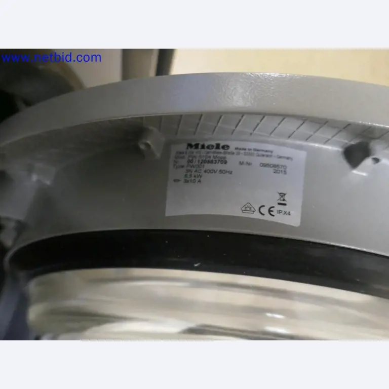 Medyczne urządzenia techniczne, wyposażenie i meble szpitalne-2