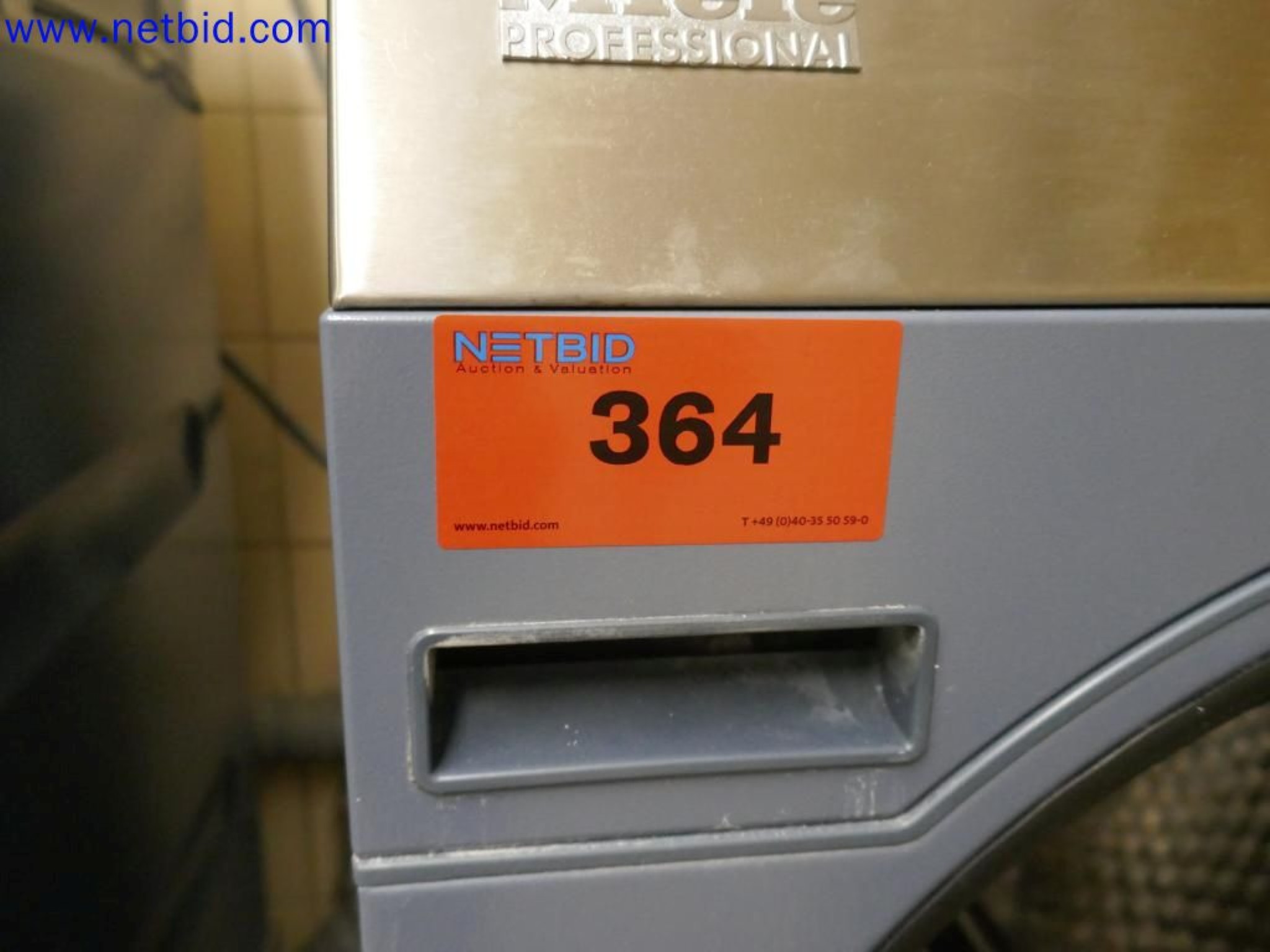 Medyczne urządzenia techniczne, wyposażenie i meble szpitalne-4