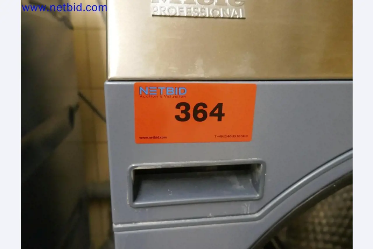 Medyczne urządzenia techniczne, wyposażenie i meble szpitalne-4