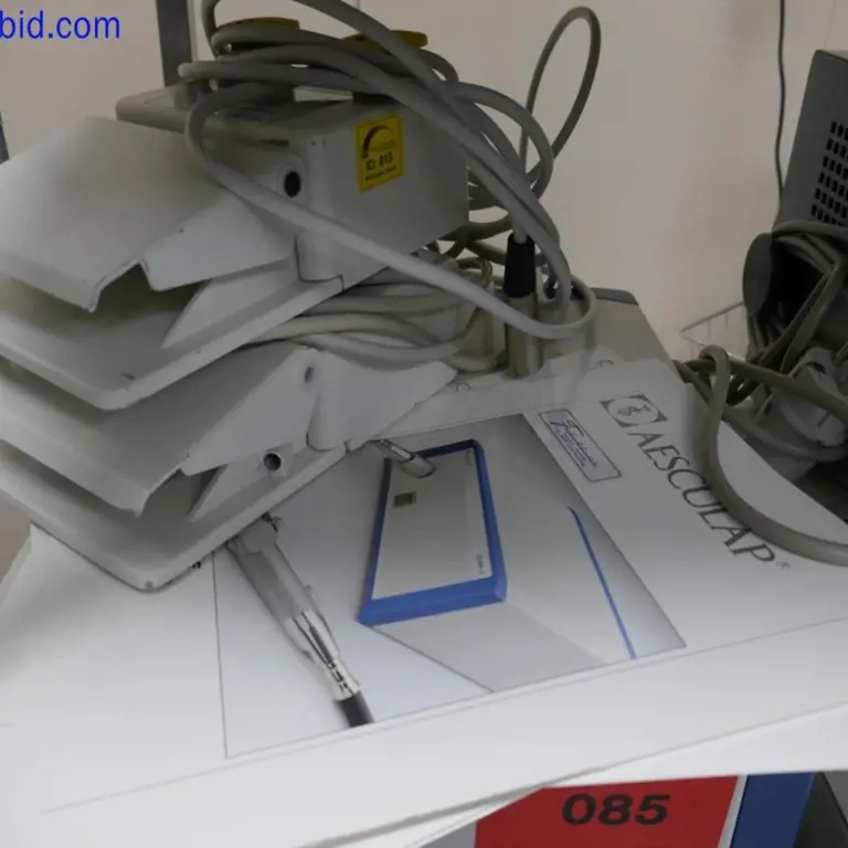 2 Elektryczny silnik chirurgiczny obracający się zgodnie z ruchem wskazówek zegara Aesculap Elan-E