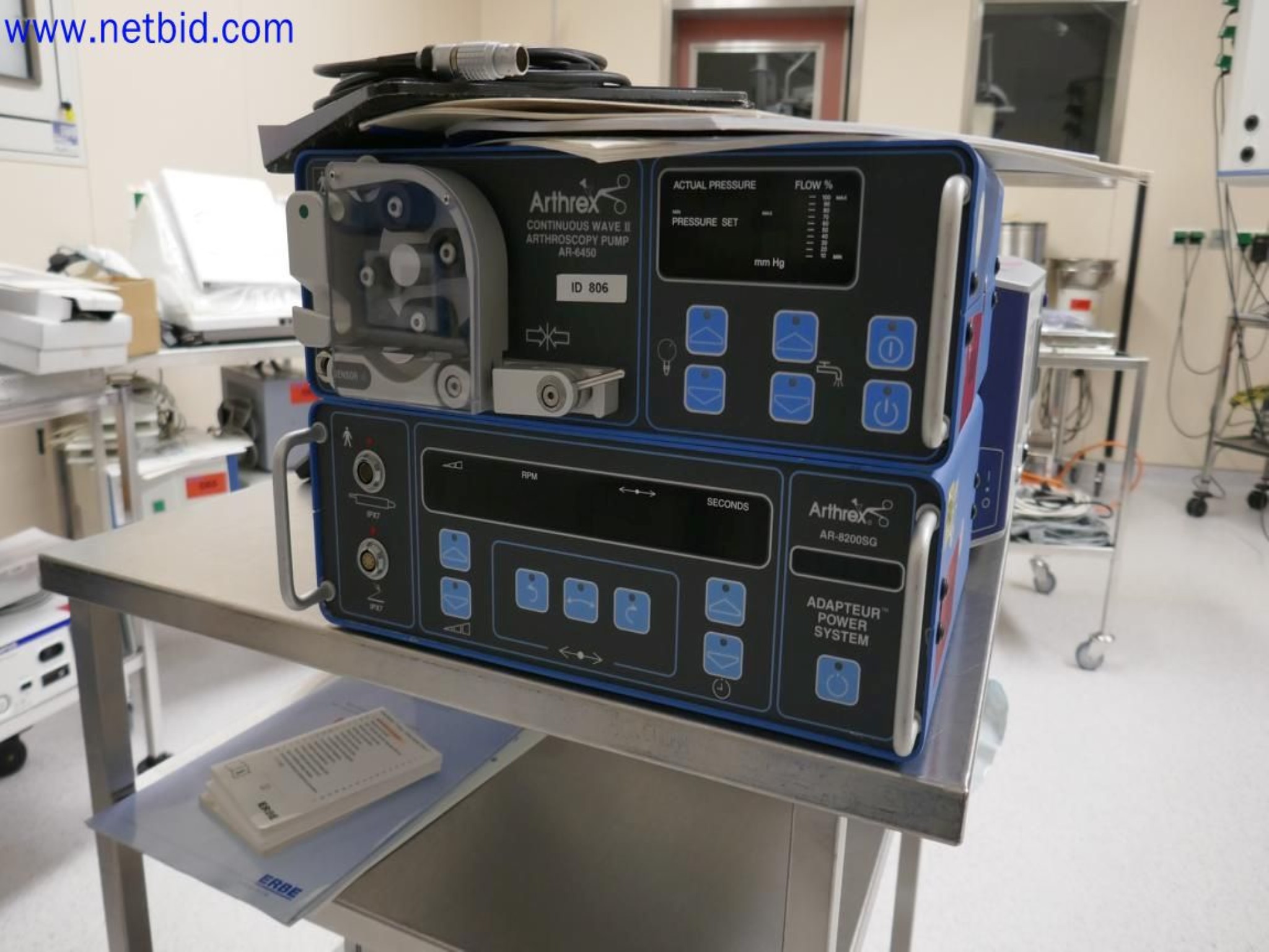 Medyczne urządzenia techniczne, wyposażenie i meble szpitalne-1