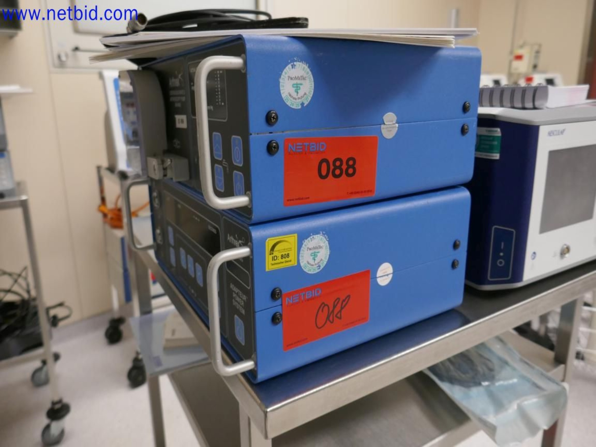 Medyczne urządzenia techniczne, wyposażenie i meble szpitalne-2