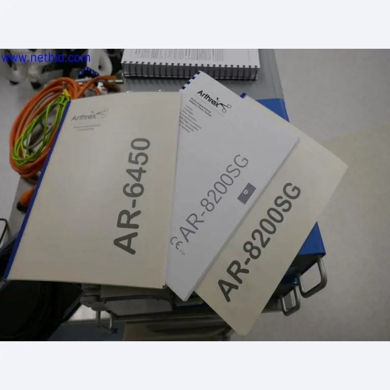 Medyczne urządzenia techniczne, wyposażenie i meble szpitalne-4