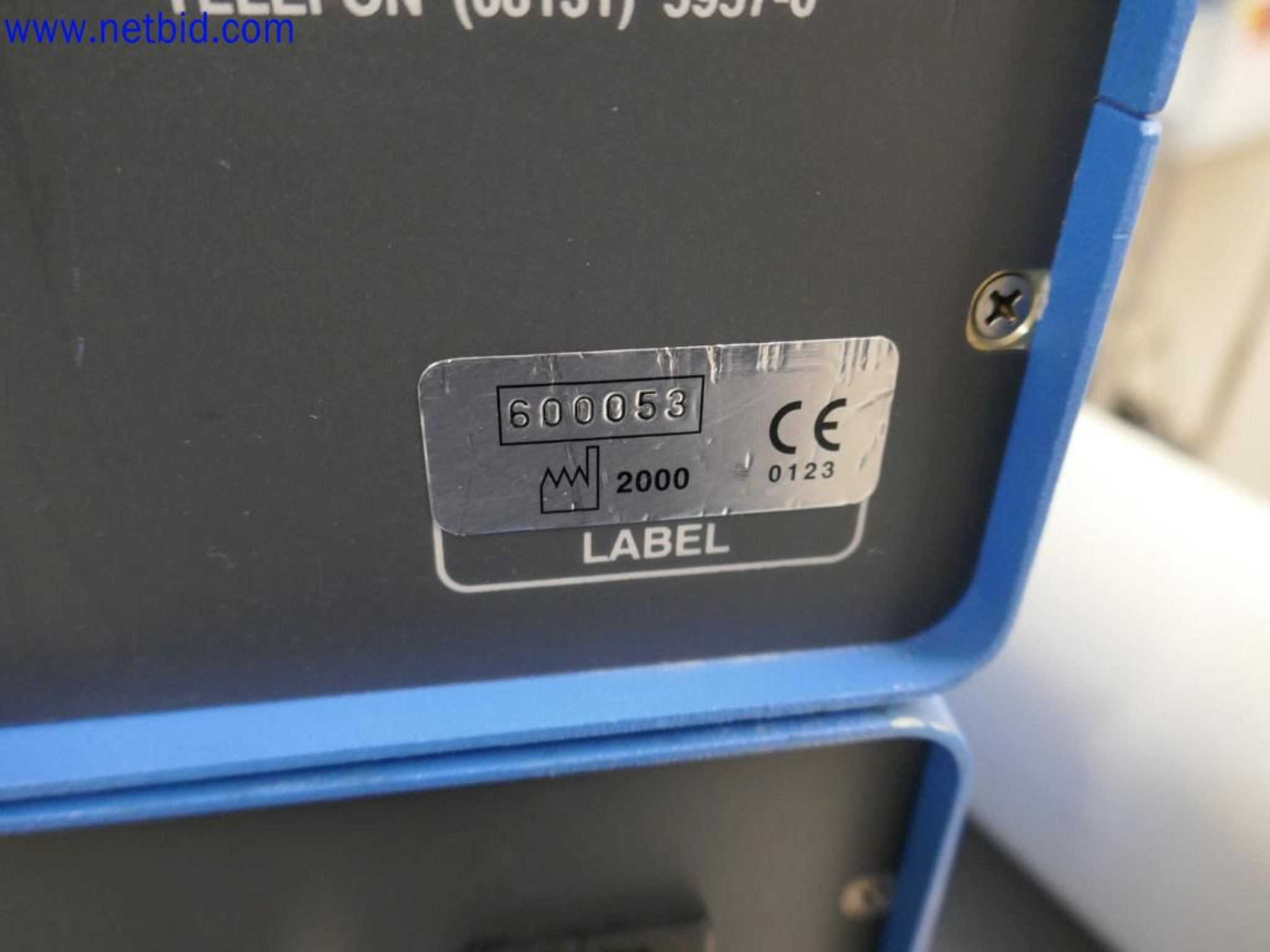 Medyczne urządzenia techniczne, wyposażenie i meble szpitalne-6