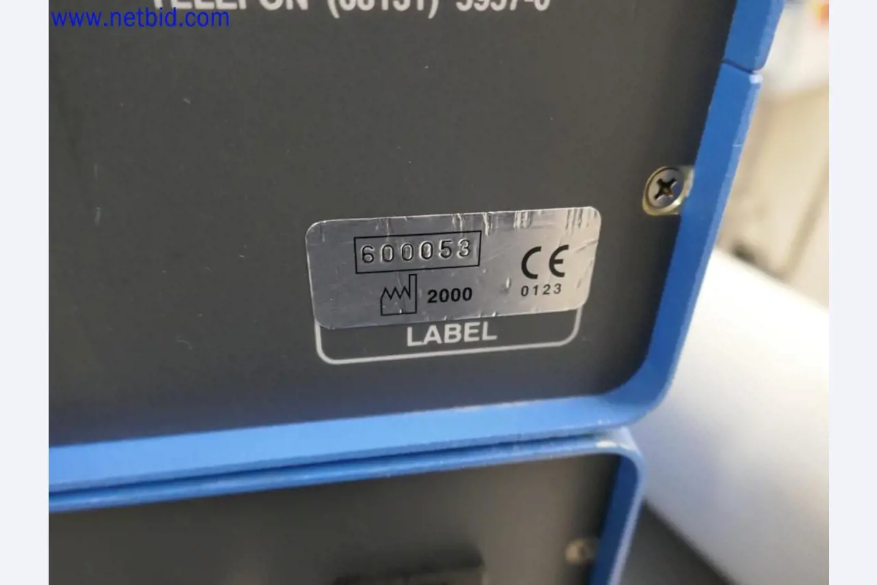 Medyczne urządzenia techniczne, wyposażenie i meble szpitalne-6