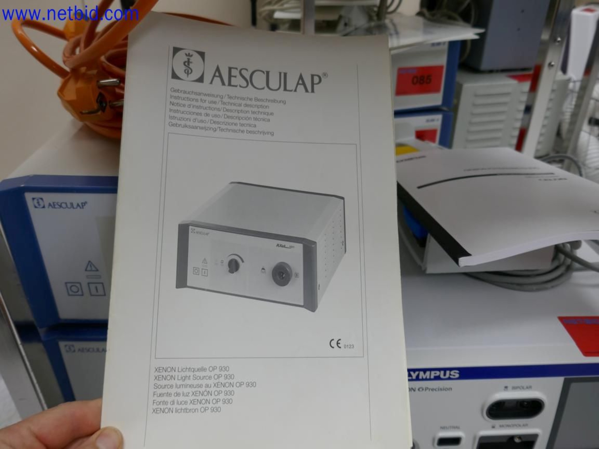 Medyczne urządzenia techniczne, wyposażenie i meble szpitalne-2