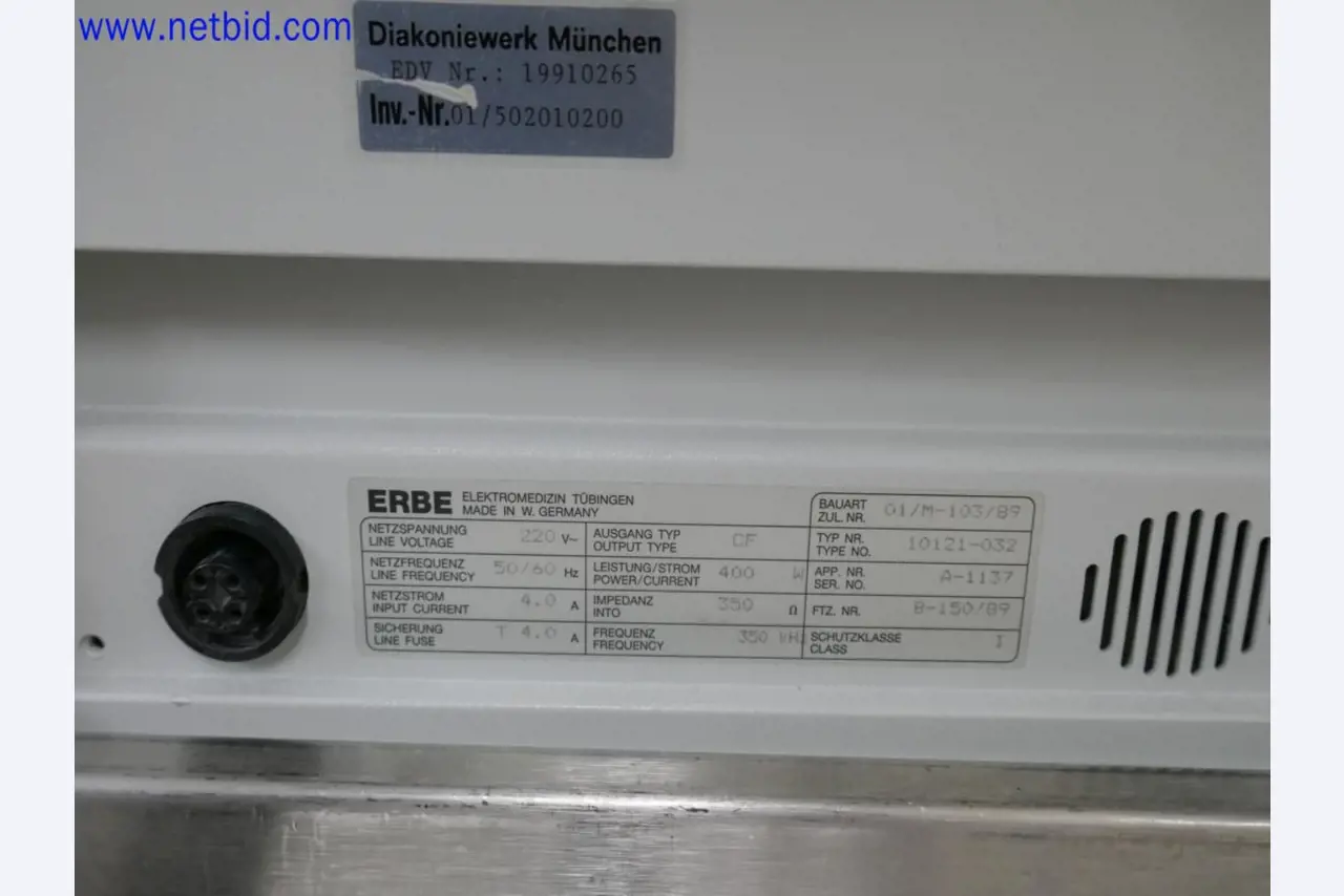 Medyczne urządzenia techniczne, wyposażenie i meble szpitalne-3