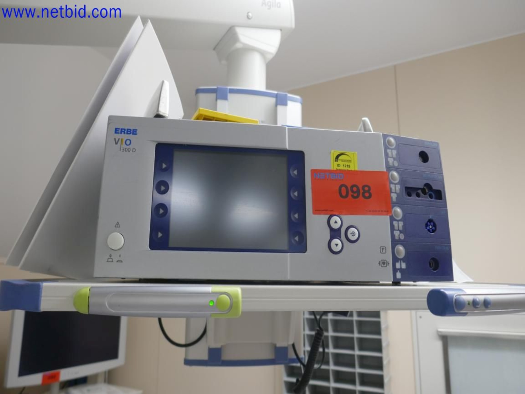 Medyczne urządzenia techniczne, wyposażenie i meble szpitalne-1