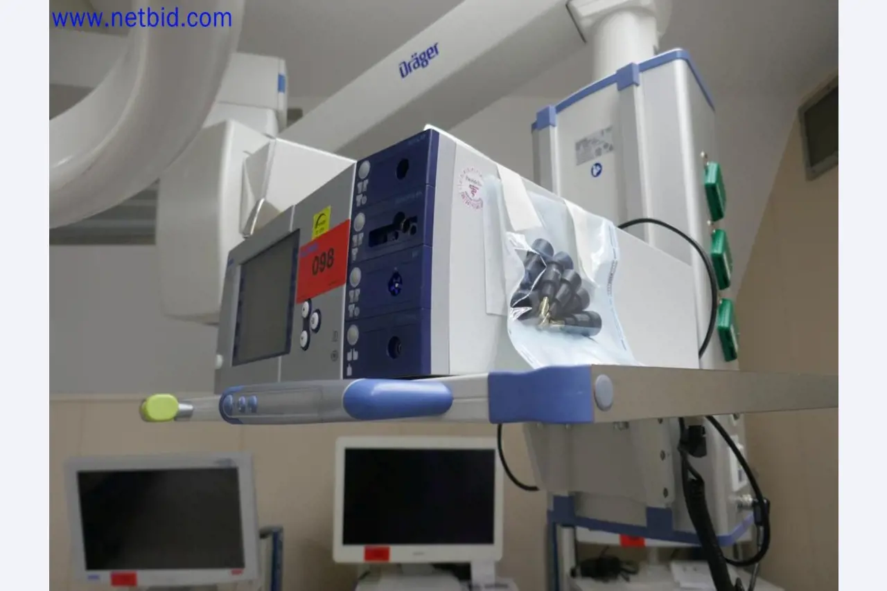 Medyczne urządzenia techniczne, wyposażenie i meble szpitalne-3