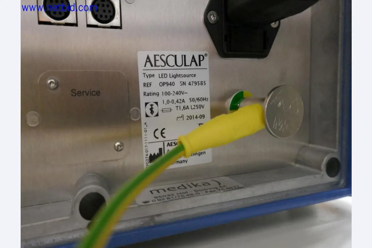 Medyczne urządzenia techniczne, wyposażenie i meble szpitalne-8