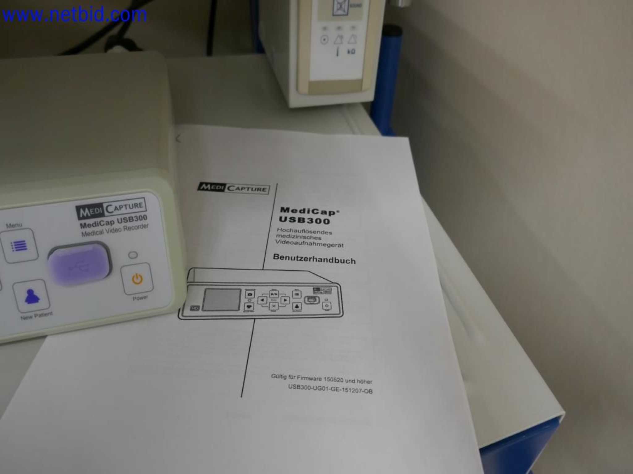 Medyczne urządzenia techniczne, wyposażenie i meble szpitalne-2