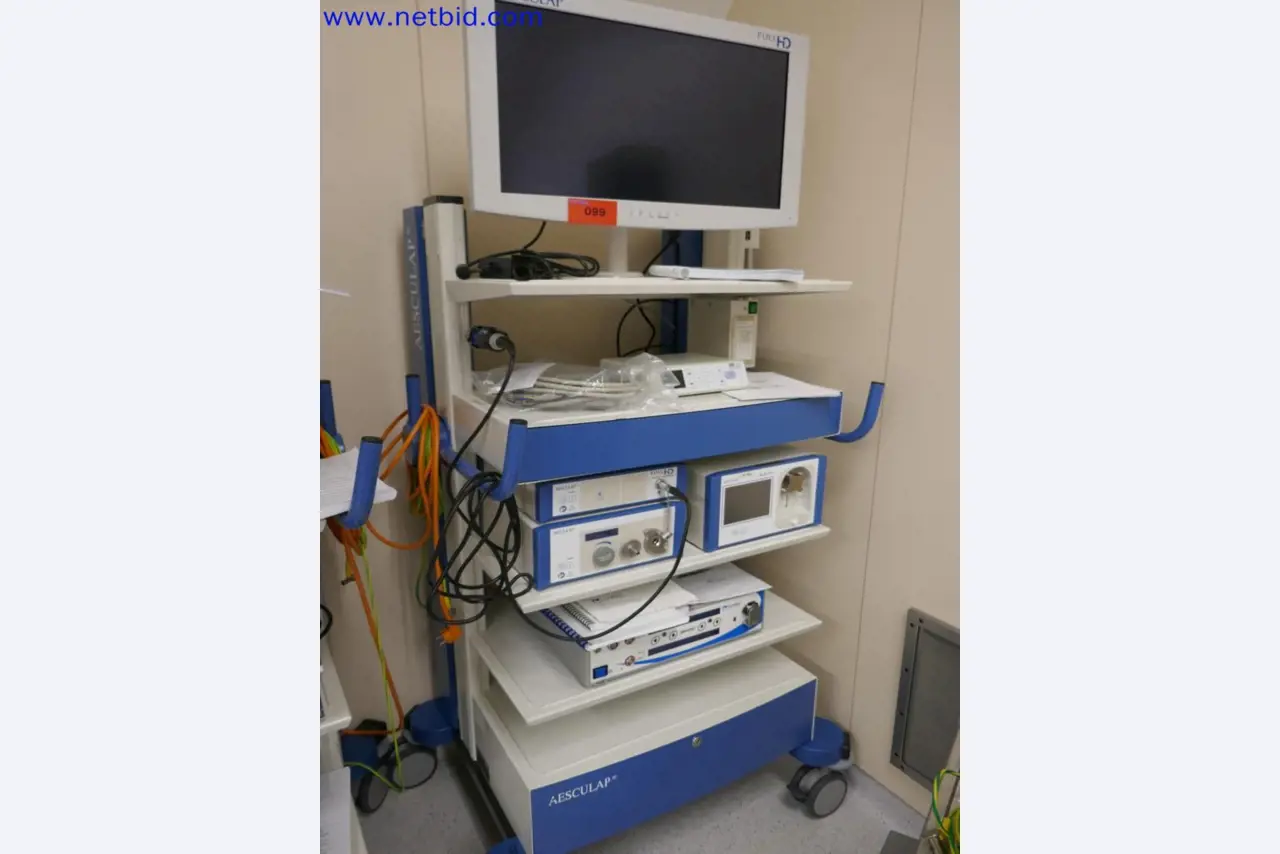 Medyczne urządzenia techniczne, wyposażenie i meble szpitalne-3