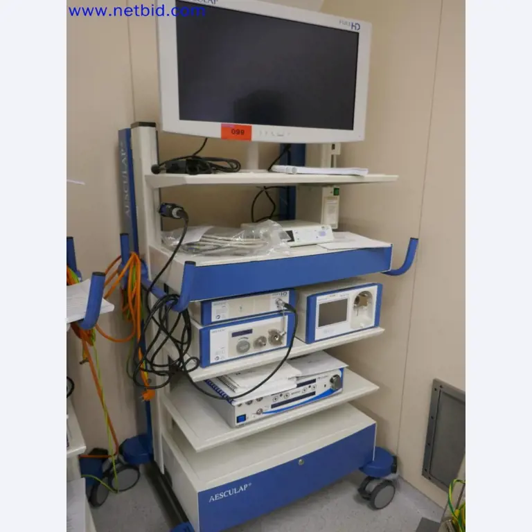 Medyczne urządzenia techniczne, wyposażenie i meble szpitalne-3