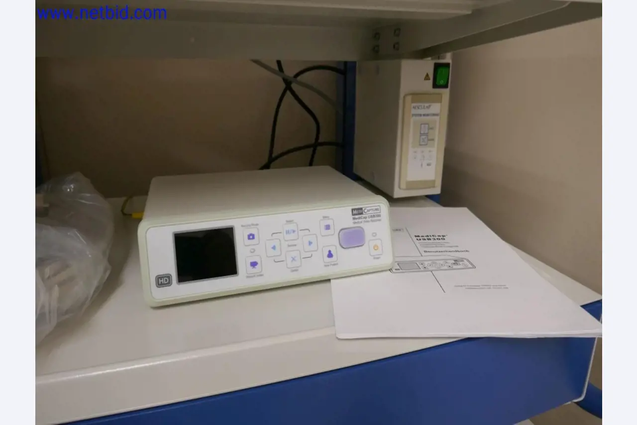 Medyczne urządzenia techniczne, wyposażenie i meble szpitalne-4