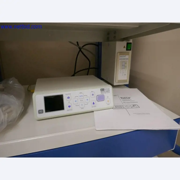 Medyczne urządzenia techniczne, wyposażenie i meble szpitalne-4