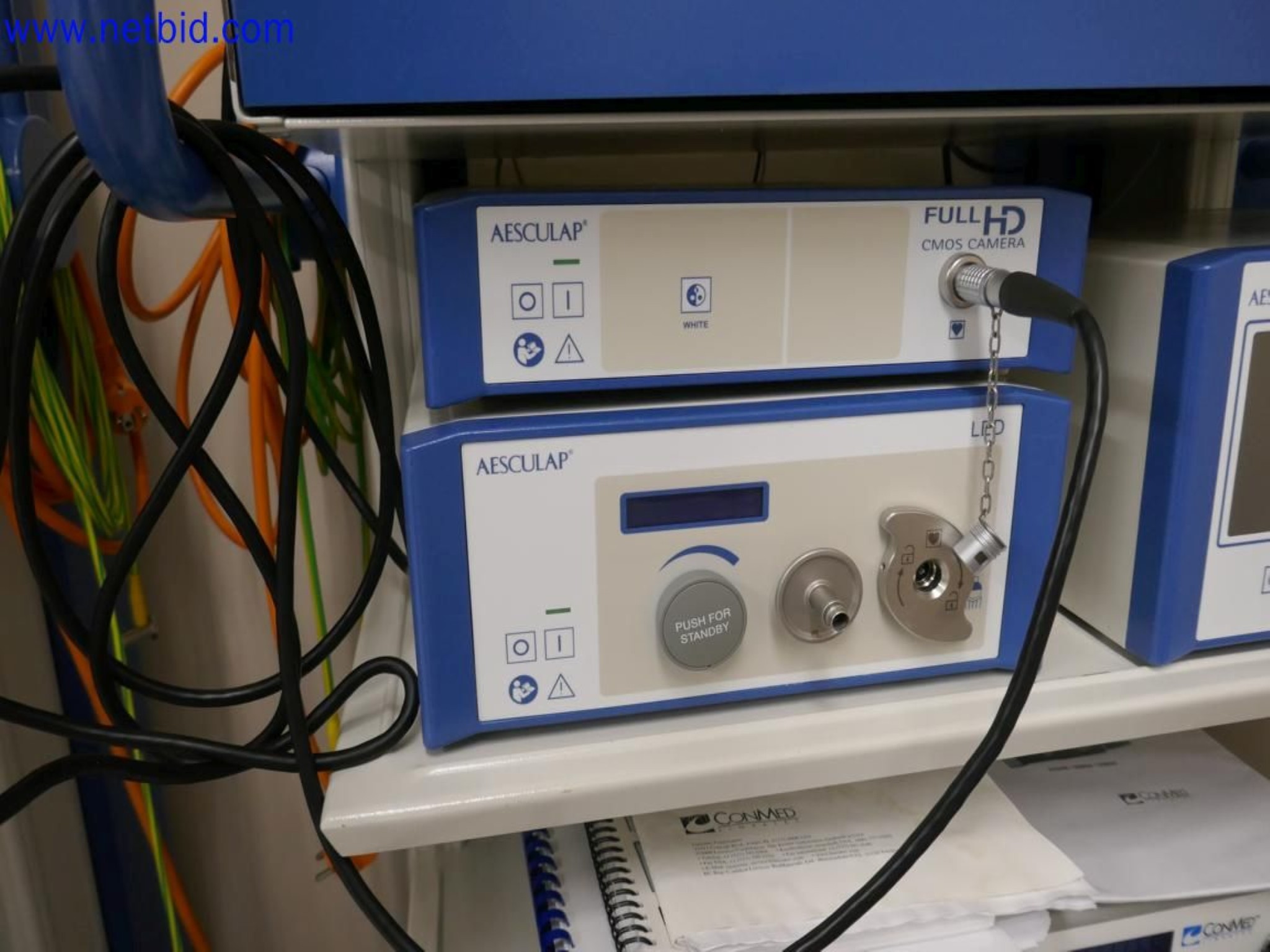 Medyczne urządzenia techniczne, wyposażenie i meble szpitalne-6