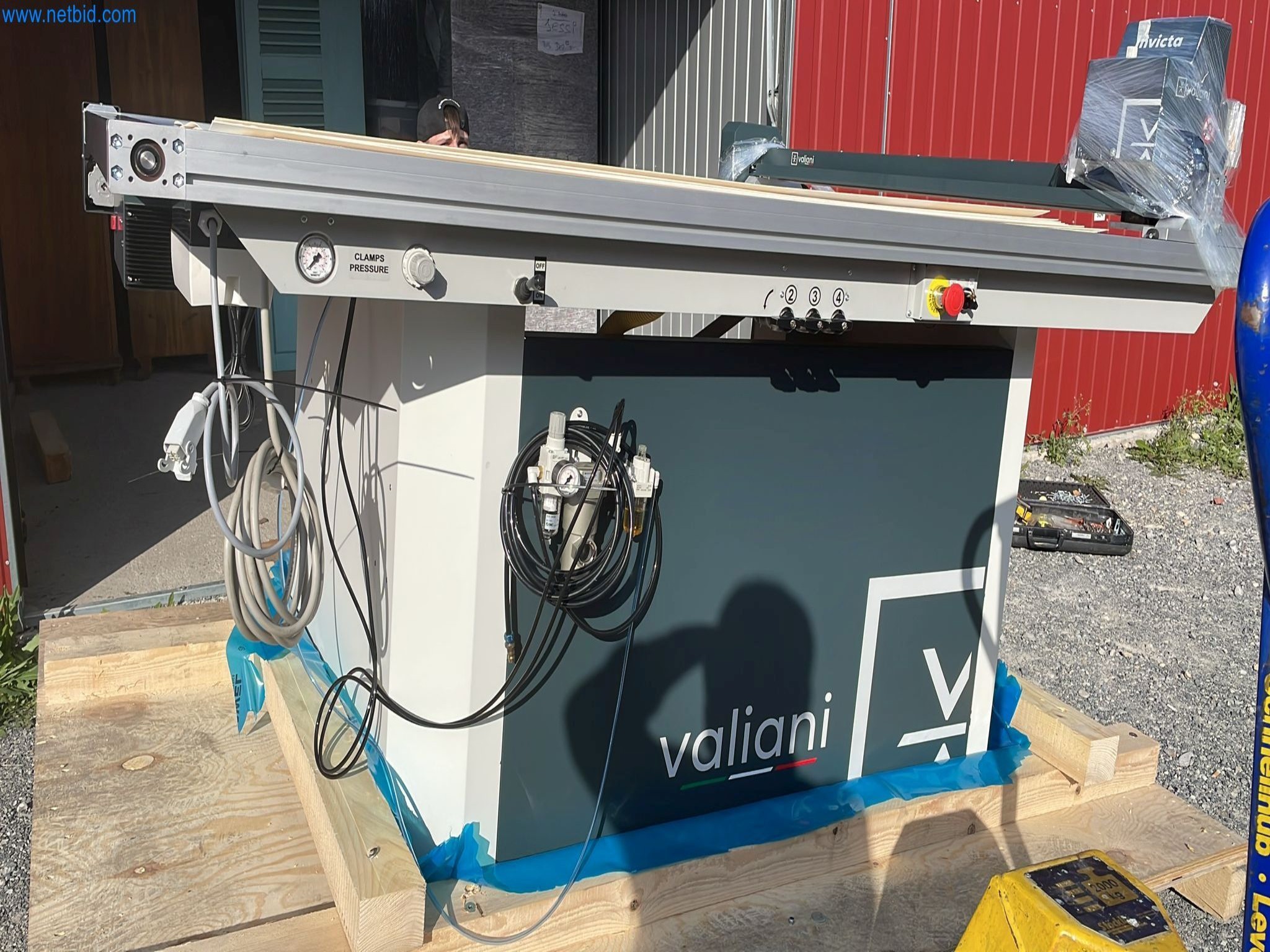 Portalowa maszyna do cięcia gumy Valiani Speed X Invicta V150-15