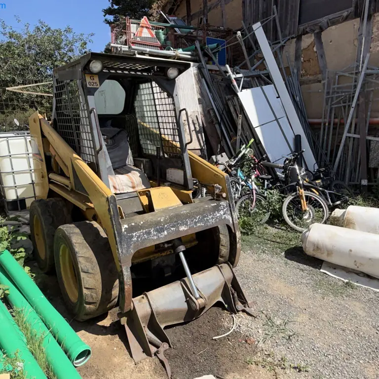 Skid-steer loader Melroe Bobcat 645