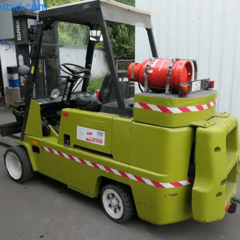 Plynový vysokozdvižný vozík (uvolněn dne 02.09.25) Clark C500-135 LPG