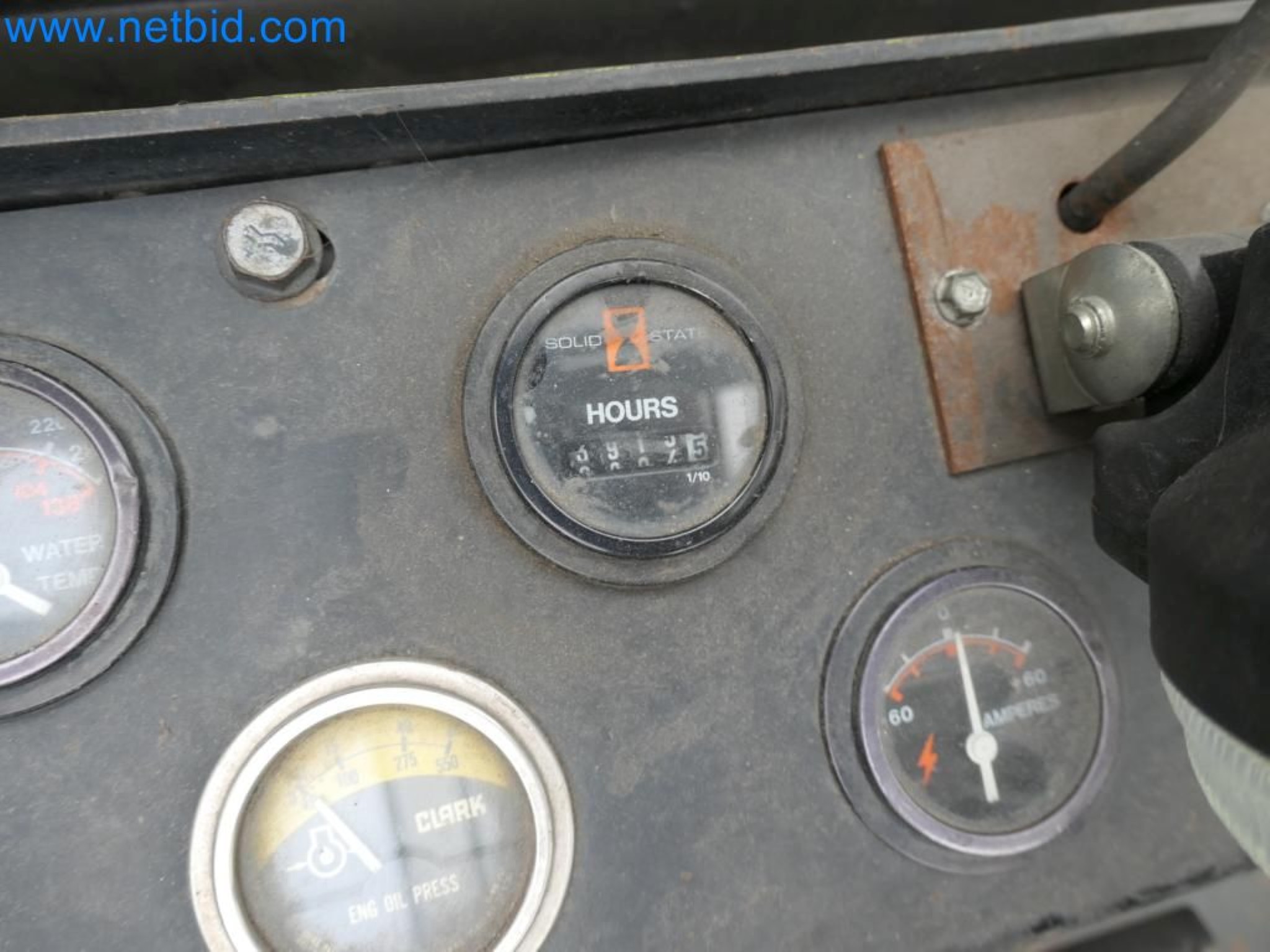 Kovozpracující stroje, vozidla a provozní a kancelářské vybavení-2